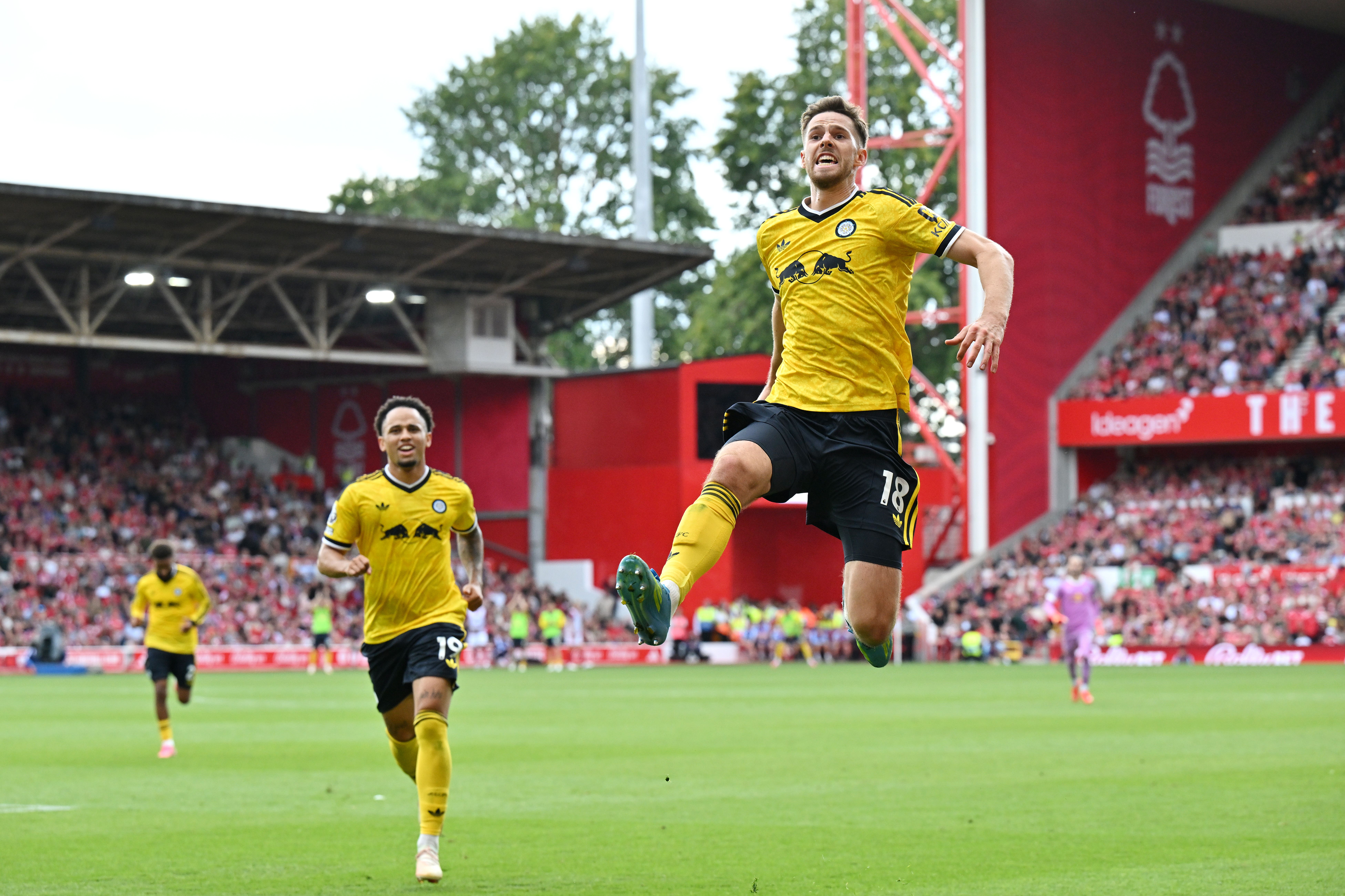 Stach Stunner Seals Opening-Day Victory for Leeds